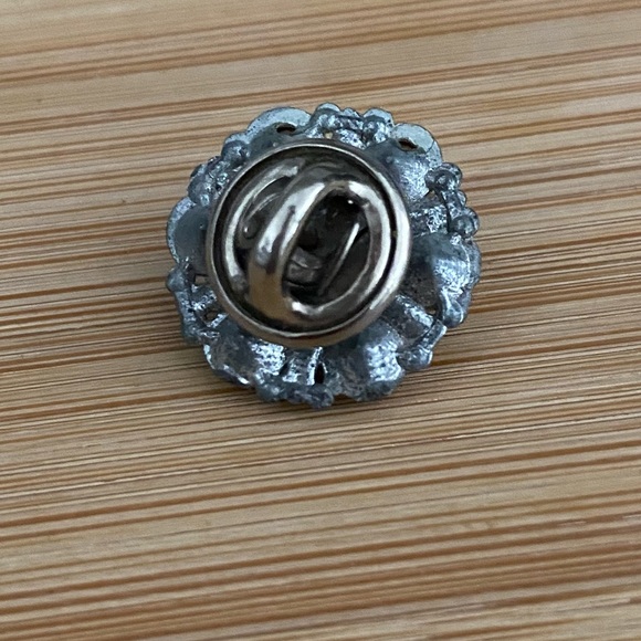 Small Vintage Blue and Clear Crystal Brooch Pin - Picture 2 of 9